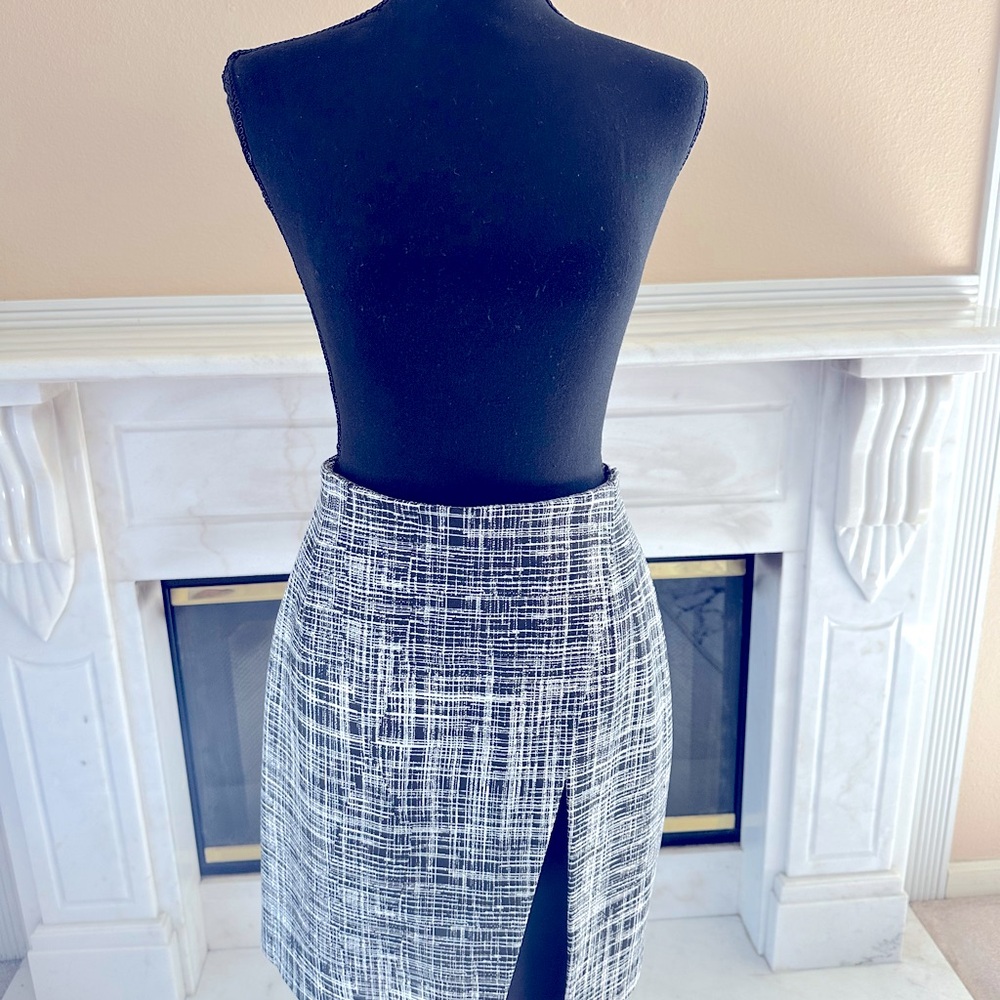 Amanda + Chelsea Black White Textured Pencil Skirt